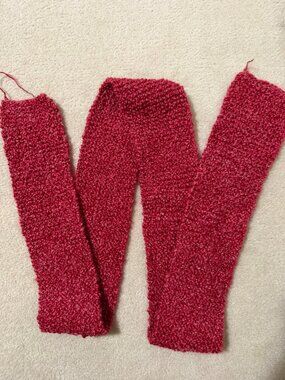 Red yarn scarf